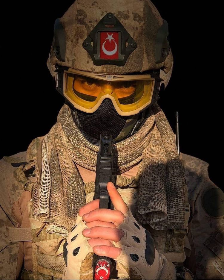 Uzman Çavuşlar 36 Yıldır sözleşme ile görev yapıyor
Uzman Çavuşun Kadroya geçmesinde devletimize 1 lira maddi yük getirmiyor
Yurt içinde Yurtdışında görev yapan Uzman Çavuşlar Devlet büyüklerimizden yarınlardan endişe etmemek için Mesleki Güvence bekliyor
#36YıldırBekliyoruz