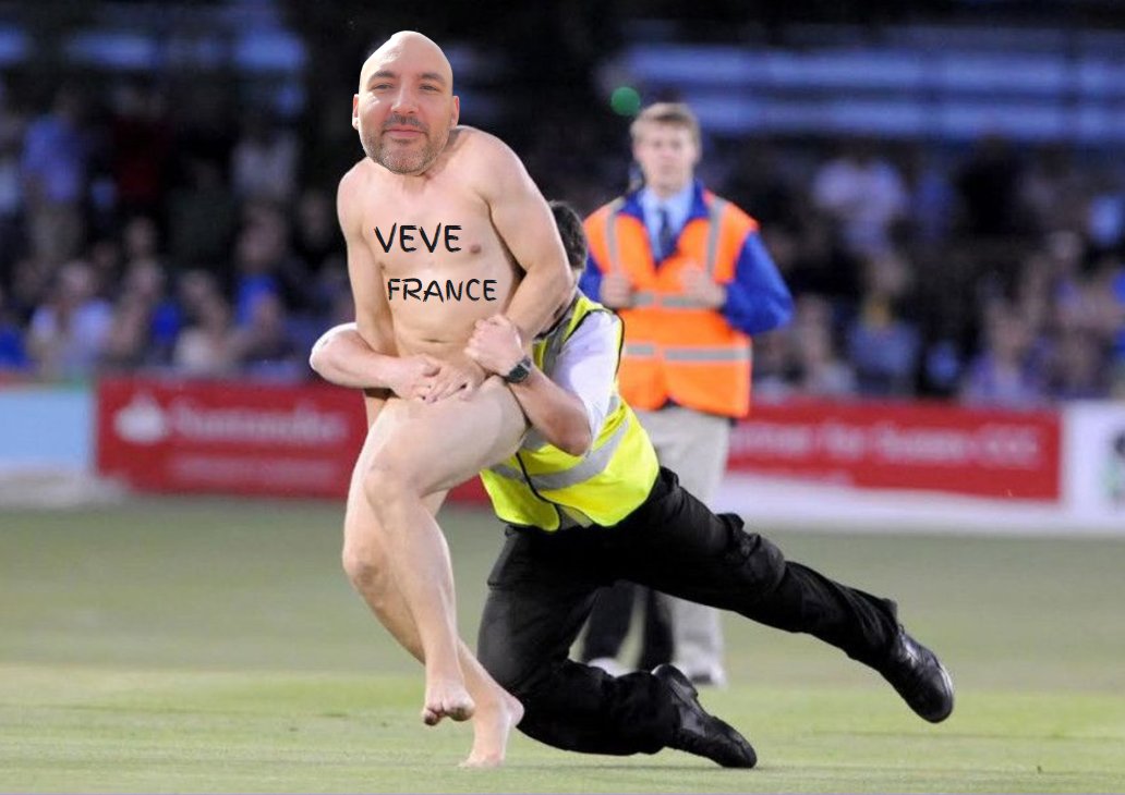 CE MEC A VOULU ENTRER SUR LE TERRAIN FAIRE SA PUB !!!