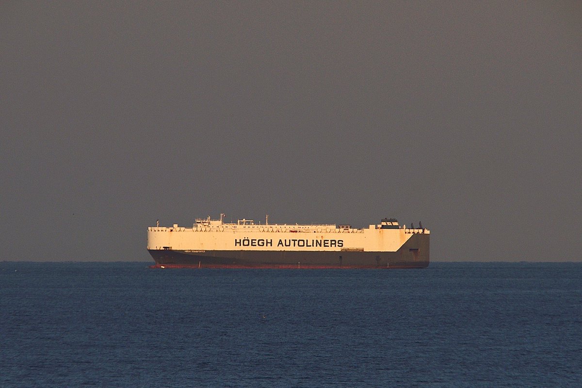 johnmorgan726's tweet photo. The HOEGH TRANSPORTER, IMO:9179395 en route to Baltimore, Maryland @BShipspotting @BaltoChes flying the flag of Norway 🇳🇴. #HoeghAutoliners #VehicleCarrier #HoeghTransporter #ShipsInPics https://t.co/RCZZ6avU5E
