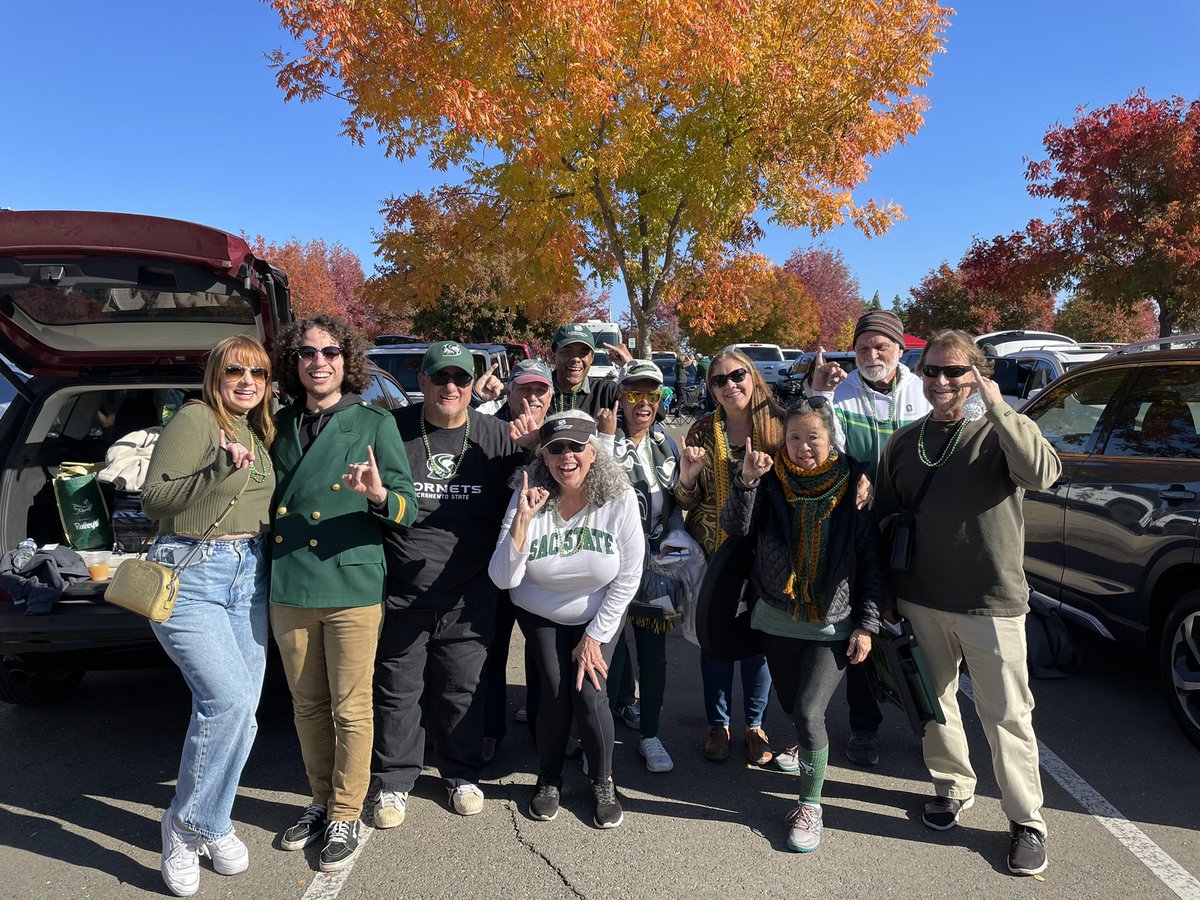 bananababe44's tweet photo. Another @sacstate tailgate success! #BeatDavis #CausewayClassic #StingersUp https://t.co/HMpv3XuGs0