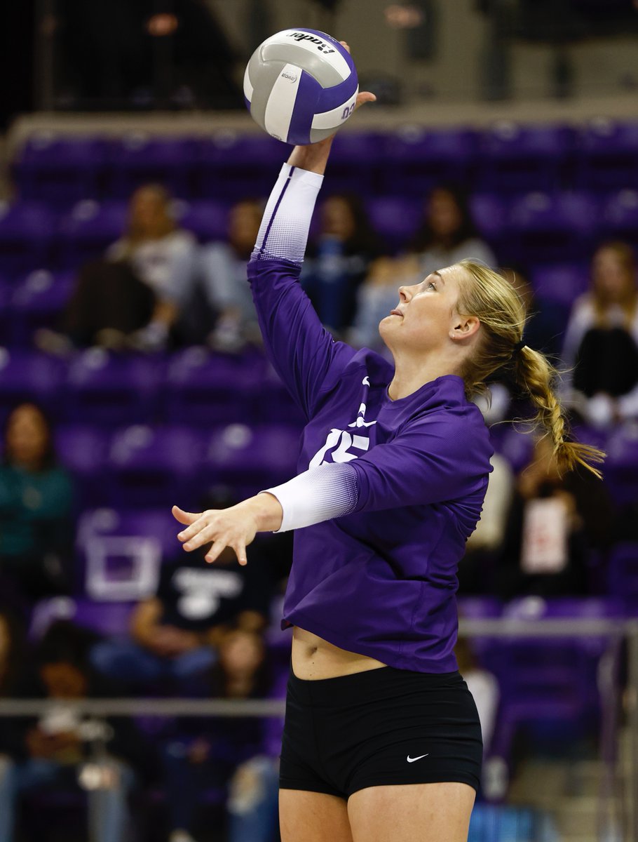 TCUvolleyball's tweet photo. That's double-double No. 5️⃣ of the fall for @audreynalls32 

15 digs and a match-high 10 kills thus far for the senior!

#GoFrogs https://t.co/jvMr9jm0cm