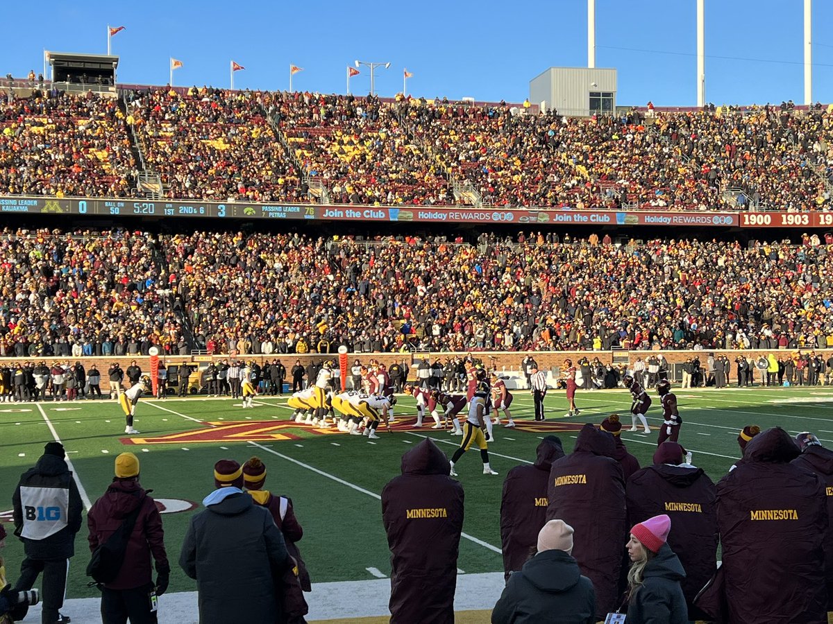 Who hates Iowa? We hate Iowa! Go Gophers