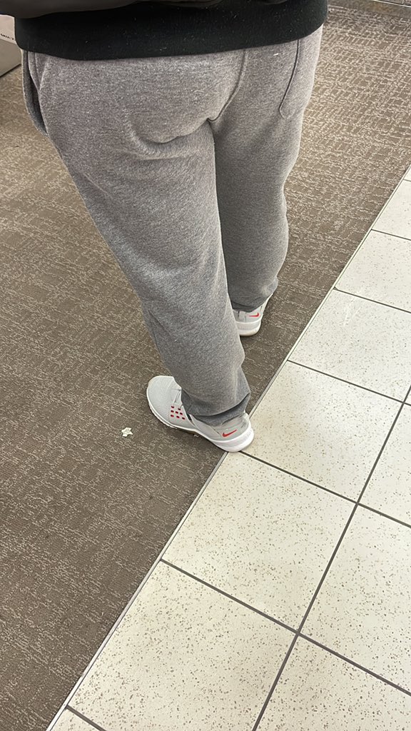 GUINEAWITCH's tweet photo. this man just straight up ripped the most PUTRID ASS in front of me on line and stepped out of his noxious fart cloud for me to unwillingly step into it. I will be spending the next 10 mins on line imagining round house kicking him out of this ASSURED STANCE https://t.co/zKBkY01jhW