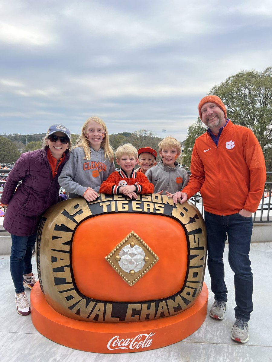 CheckN2Cashman's tweet photo. Go tigers! #bestinthegame https://t.co/jqMMT95Vxz