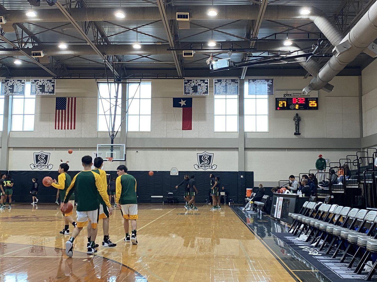 AlamoCityHoops1's tweet photo. 🚨The #ACHTakeover🚨

Day 3 update, halftime!
@SteeleHoops closes the half on a 8-0 run, lead it 27-25 over @AHSTrojanHoops 
#AlamoCityHoops #txhshoops https://t.co/3Fy1vRK9FF