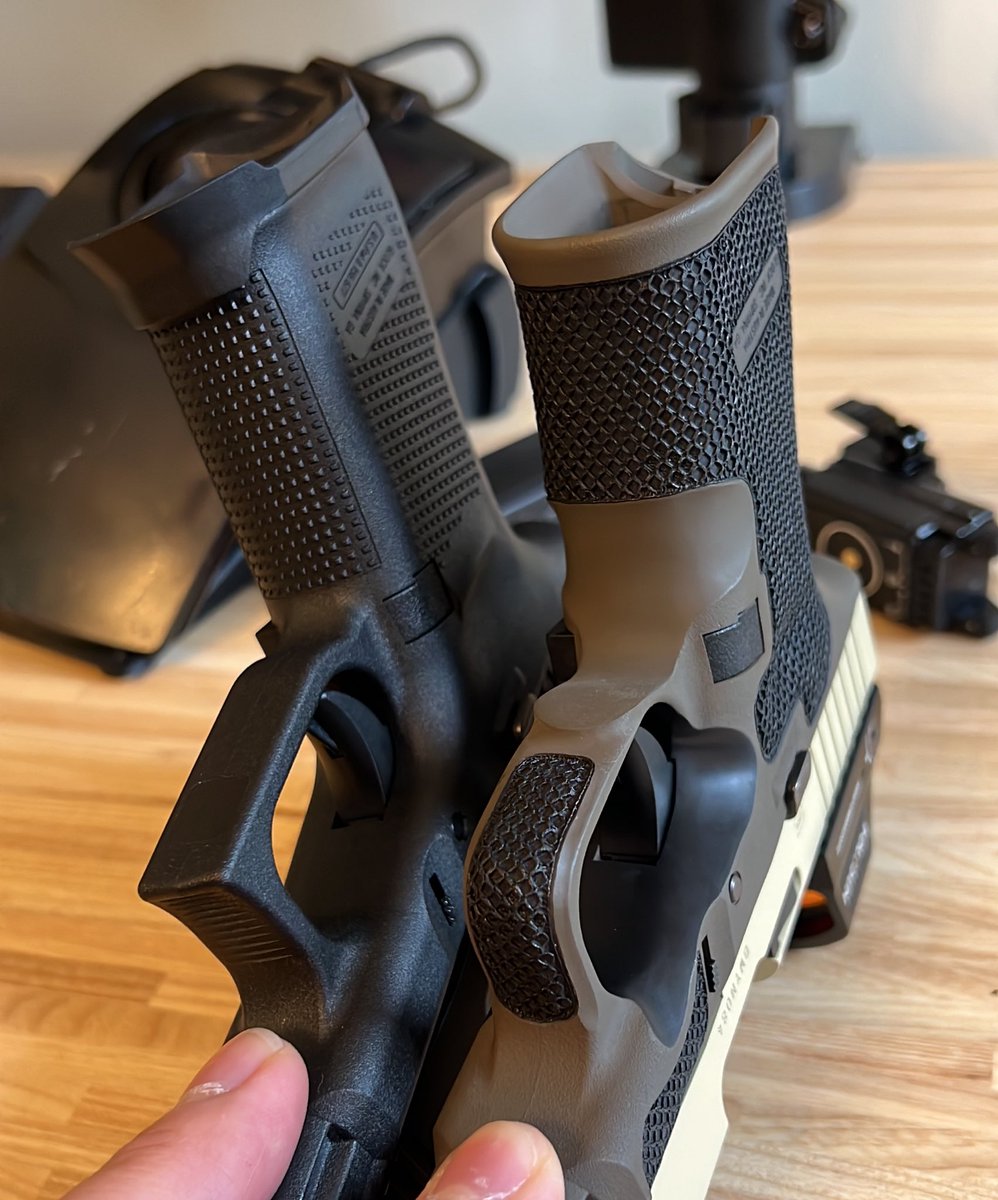 p80ralph's tweet photo. The amount of work that goes into a custom frame from @TheBattlecock is crazy. Flared magwell and removed the hole for the magwell. He’s a mad man 🔥 https://t.co/uW8EUSbU50