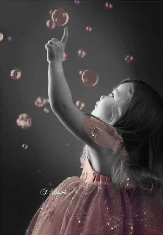 ElisaElisa110's tweet photo. ..Llorar me tranquiliza los problemas de la vida
Elimina de tu vida si elimina tu sonrisa
Hay una lágrima por cada risa
Eres más valiente de lo que crees
¿Por qué tenemos que crecer?
La segunda estrella a la derecha
Todo recto hasta el amanecer..#DavidRees https://t.co/0B6HIoOsxJ