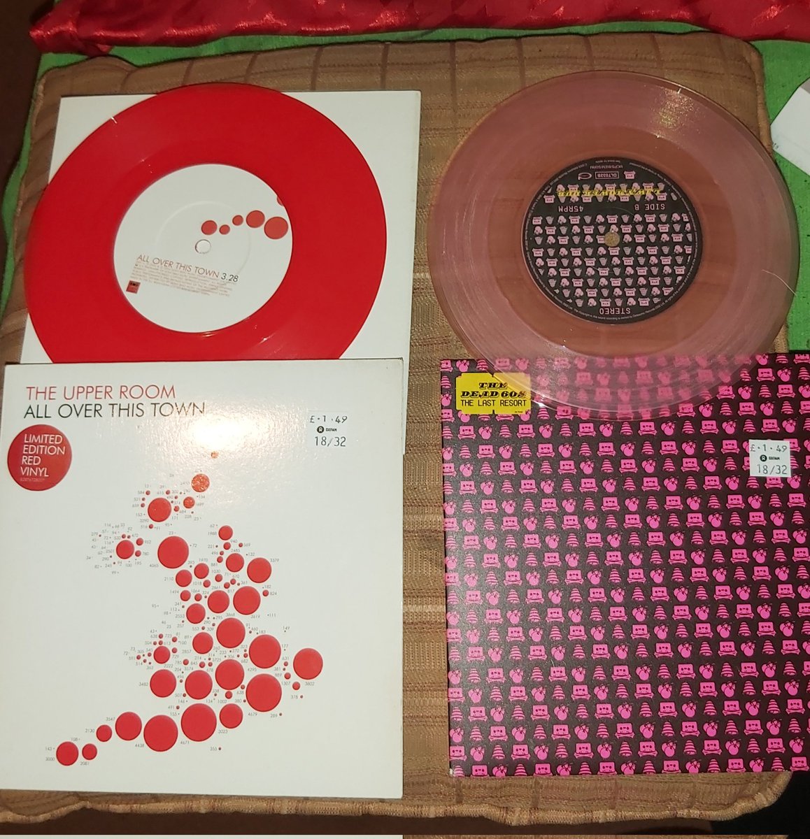 andytranmere's tweet photo. Some nice vinyl finds today for BigAl.
All from same charity shop in Wanstead between matches today #vinylrecords #colouredvinyl #promovinyl https://t.co/5lCubLzk3d