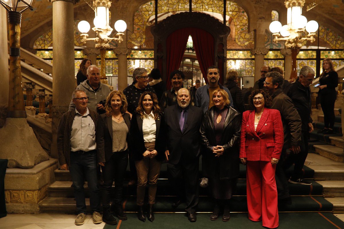 Celebrem els 40 anys de la <a href="/PremsaComarcal/">Premsa Comarcal (ACPC)</a>. Enhorabona per quatre dècades de tanta i tan bona feina. 40 anys de premsa comarcal, 40 fent país. Un reconeixement i l’agraïment del <a href="/govern/">Govern de Catalunya</a> als professionals que hi treballeu per garantir uns mitjans de qualitat arrelats al territori.