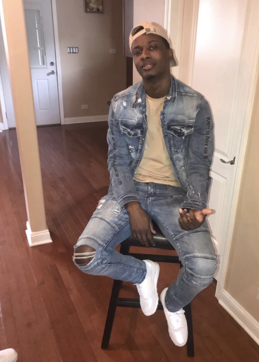 SquiidApe's tweet photo. C'est le Melly Day de la 051 Young Money aujourd'hui, il aurait dรป fรชter son anniversaire ๐๏ธ https://t.co/Nn3A4H2y2N