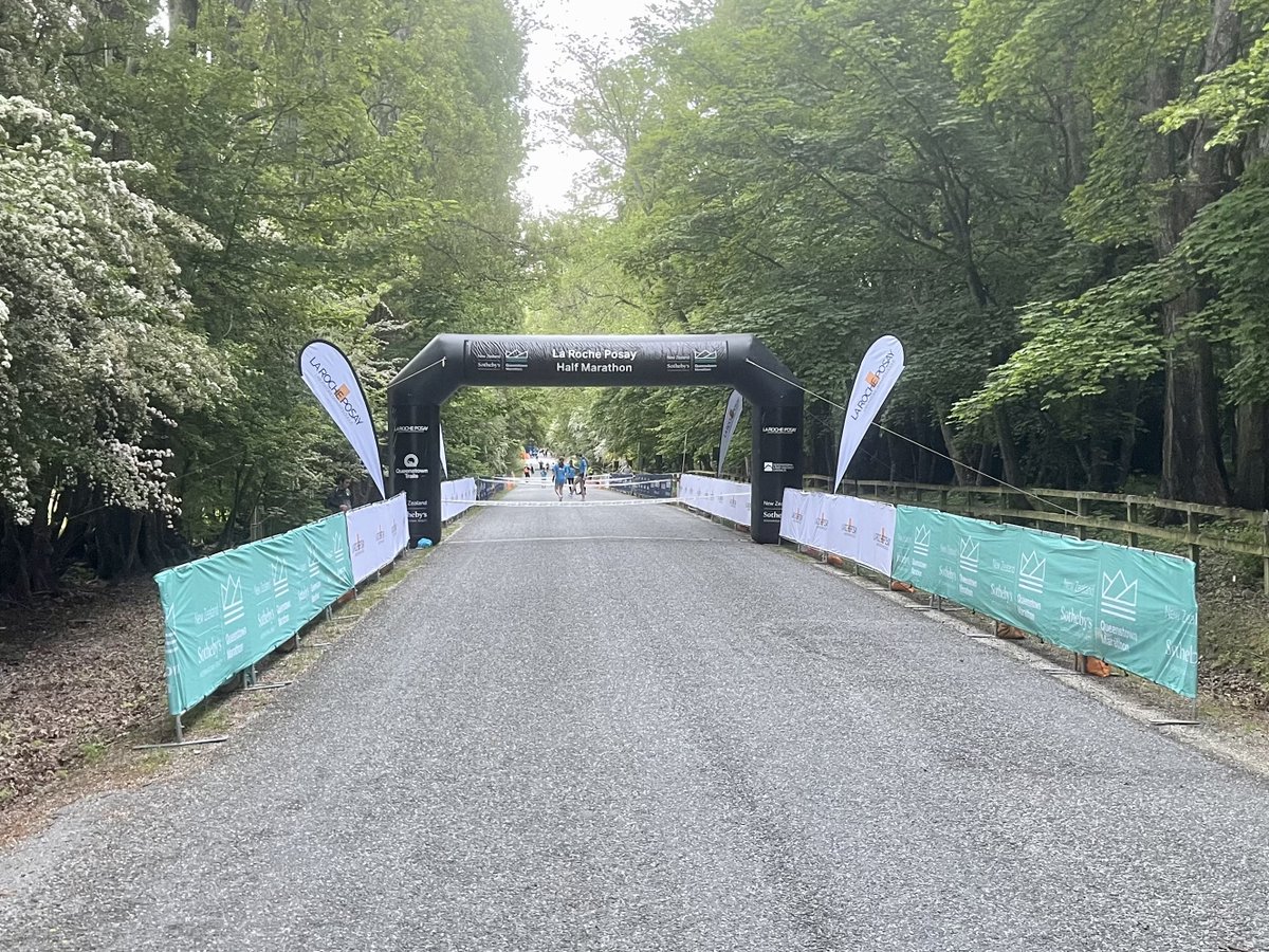 _mobsta's tweet image. Queenstown Half Marathon start line. Thanks @bennettrun for all your help and guidance. First half - 2hr 19min. Onto the big one next year. #NRC