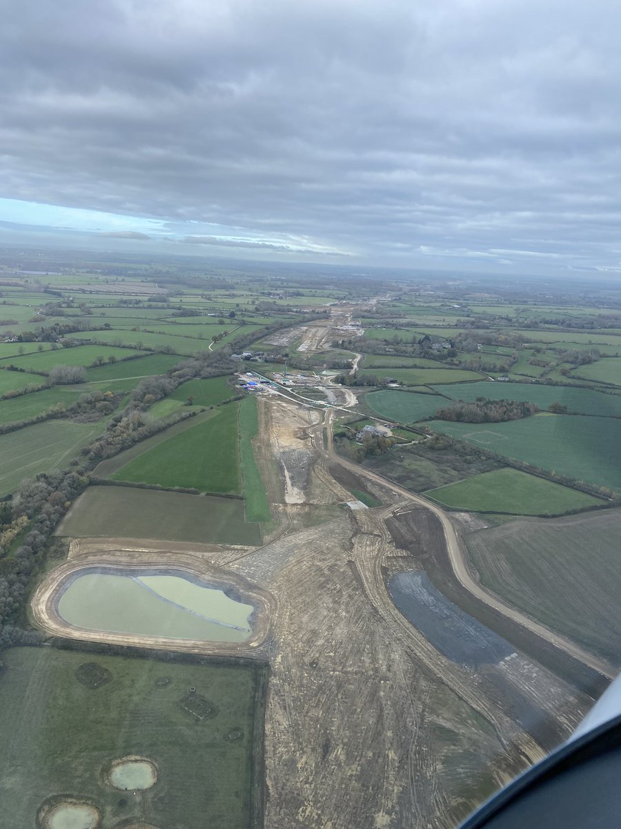 bimbling around the local patch today, low level. Checking out the mess that is HS2 as it carves it’s way through the mud around Calvert up to Newton Purcell

#hs2 #countryside #flying #trains #calvert #pioneer300
