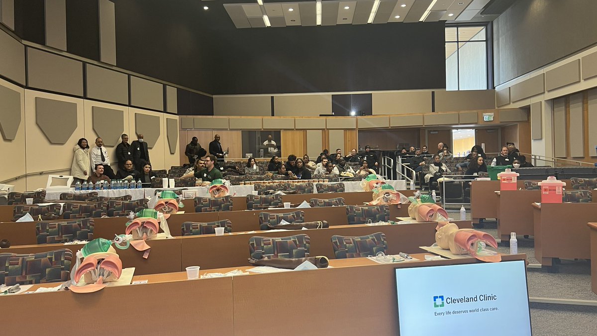 Saturday was a super day at <a href="/ClevelandClinic/">Cleveland Clinic</a> #southpoint mentoring and teaching #EVG to <a href="/OUHCOM/">Heritage College</a> students interested in #InternalMedicine <a href="/IamWWallace/">William Wallace</a> <a href="/JohnGaskillDO/">John Gaskill, DO</a> <a href="/CCF_IMCHIEFS/">Cleveland Clinic IM</a> <a href="/medpedshosp/">Med Peds Hospitalist</a> <a href="/AndreaSikonCCF/">Andrea Sikon, MD, FACP, PCC, BCC, NCMP</a> #IMProud