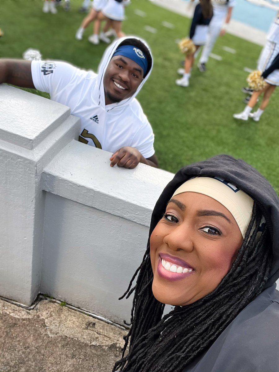 DrRenaDouse's tweet photo. We Love You Son❤️ @quan_61 #99 @DouseMarlon #ToGeTherWeSwarm🐝 https://t.co/JXNbFvSDNU