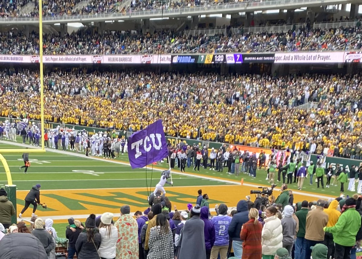 LundbergSTL2DFW's tweet photo. WHAT A GAME…down to the last few SECONDS of the game!  💜🤍🐸  #StillUndefeated #HornedFrogs #TCU #RiffRamBahZoo #Sisters4Life #TooColdU🥶#HypnoToad https://t.co/Wg1awIzl4e