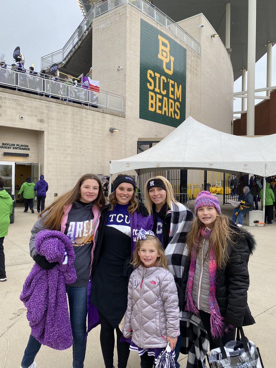 LundbergSTL2DFW's tweet photo. WHAT A GAME…down to the last few SECONDS of the game!  💜🤍🐸  #StillUndefeated #HornedFrogs #TCU #RiffRamBahZoo #Sisters4Life #TooColdU🥶#HypnoToad https://t.co/Wg1awIzl4e