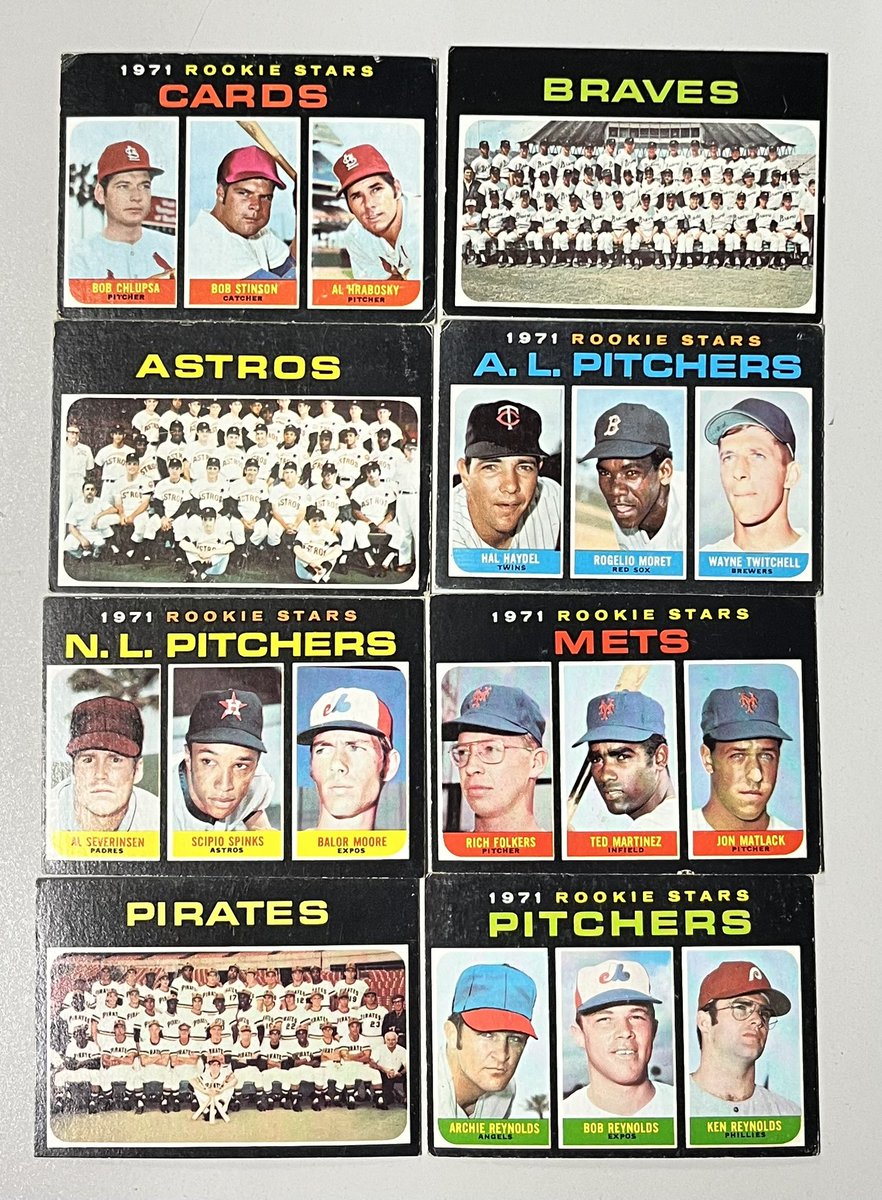 Oregarus's tweet photo. Another binder buffer #mailday. The second half of a #tcdb trade nets some #1971OPC, a #1972Topps high number some ‘76 &amp; ‘79 #Topps towards my #setbuilding pursuit. It also brought me more #1971Topps from @toppsguy85. More great cards from the #hobbyfam. Thanks Chris. #thehobby https://t.co/2hDIKDlJ1O