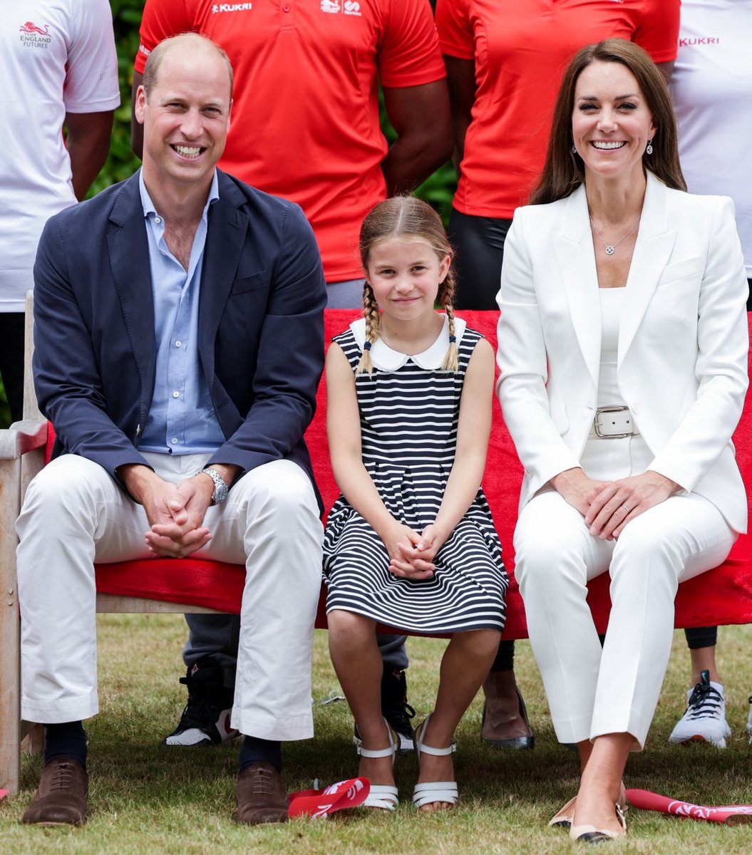 William and Catherine with their daughter, Princess Charlotte 👩‍👧‍👦❤️