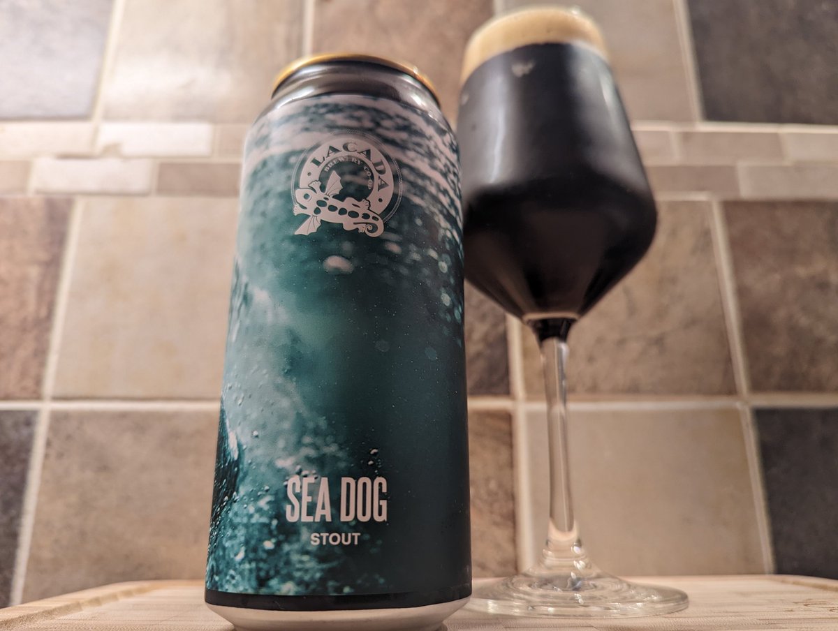 HoppyGolfer's tweet photo. Tonight's beers brought to you @LacadaBrew and @brehonblonde 

2 great examples of how to do stout and porter well. Cheers guys 🍻

#stout #porter #barrelaged #craftbeer #irishcraftbeer https://t.co/4Qtnphi8jB