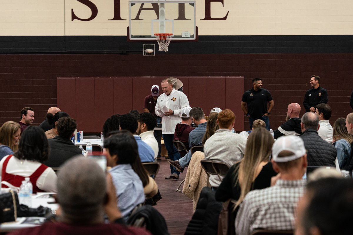 TxStateBaseball's tweet photo. Handing out the 2022 #SunBeltBSB championship rings

📸: https://t.co/CFzyIxsk6e

#EatEmUp #SlamMarcos https://t.co/3O7jdXcNEQ