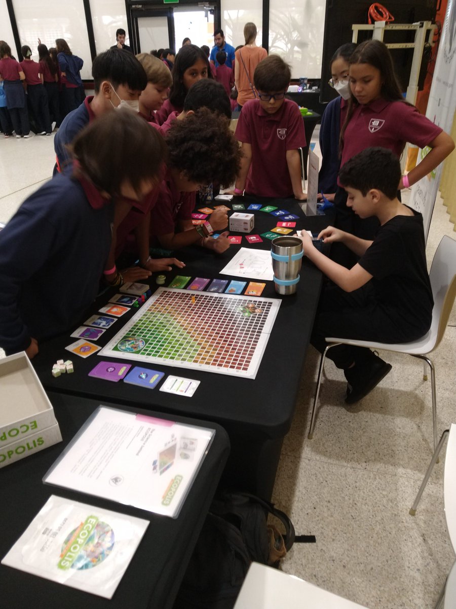 playecopolis's tweet photo. Estamos sumamente complacidos con la jornada del viernes en @innovanationpty FEST 2022, no solo por gran aceptación de la que gozaron nuestros juegos #ECOPOLIS y #2030, sino por el alto nivel de interés y conocimiento de los chicos. ¡Estas nuevas generaciones vienen a otro nivel! https://t.co/5qU7wxgsAa