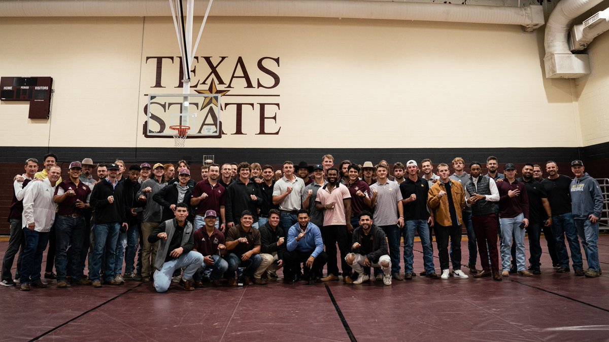 Handing out the 2022 #SunBeltBSB championship rings 📸: bit.ly/3XlezQv #EatEmUp #SlamMarcos