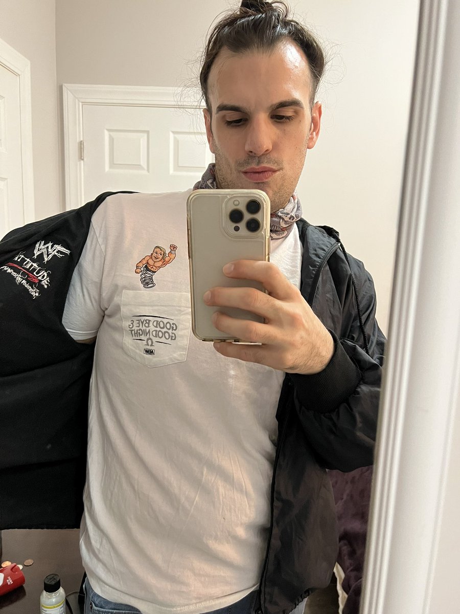 jacenes22's tweet photo. WE OUT HERE FOR THE PAPE LFG #GoodbyeAndGoodnight #AEWFullGear 🔥🔥🔥 https://t.co/E9211MFrJY