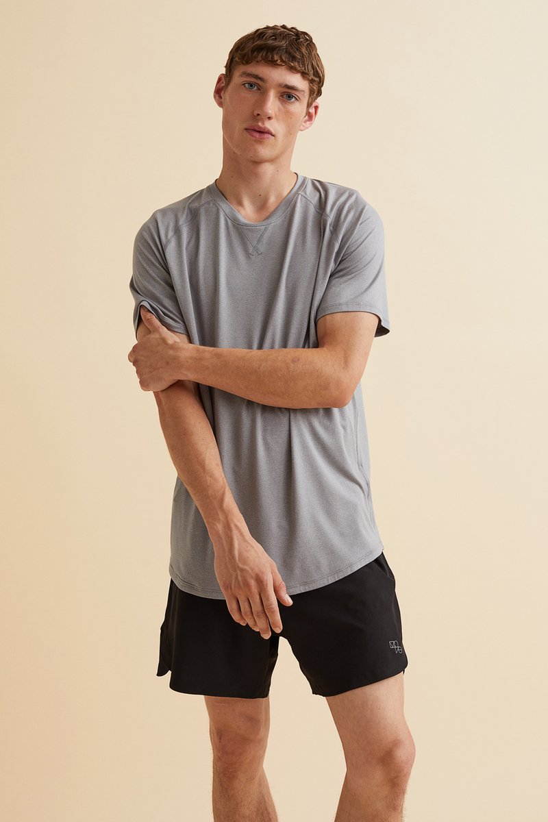 Que el calor no sea excusa para no cumplir con tus objetivos. 💪

Llega a la meta con nuestra ropa deportiva perfecta para esta temporada.🙌

Explora lo que tenemos para ti en nuestras tiendas y en pe.hm.com 🤗

#HMPeru