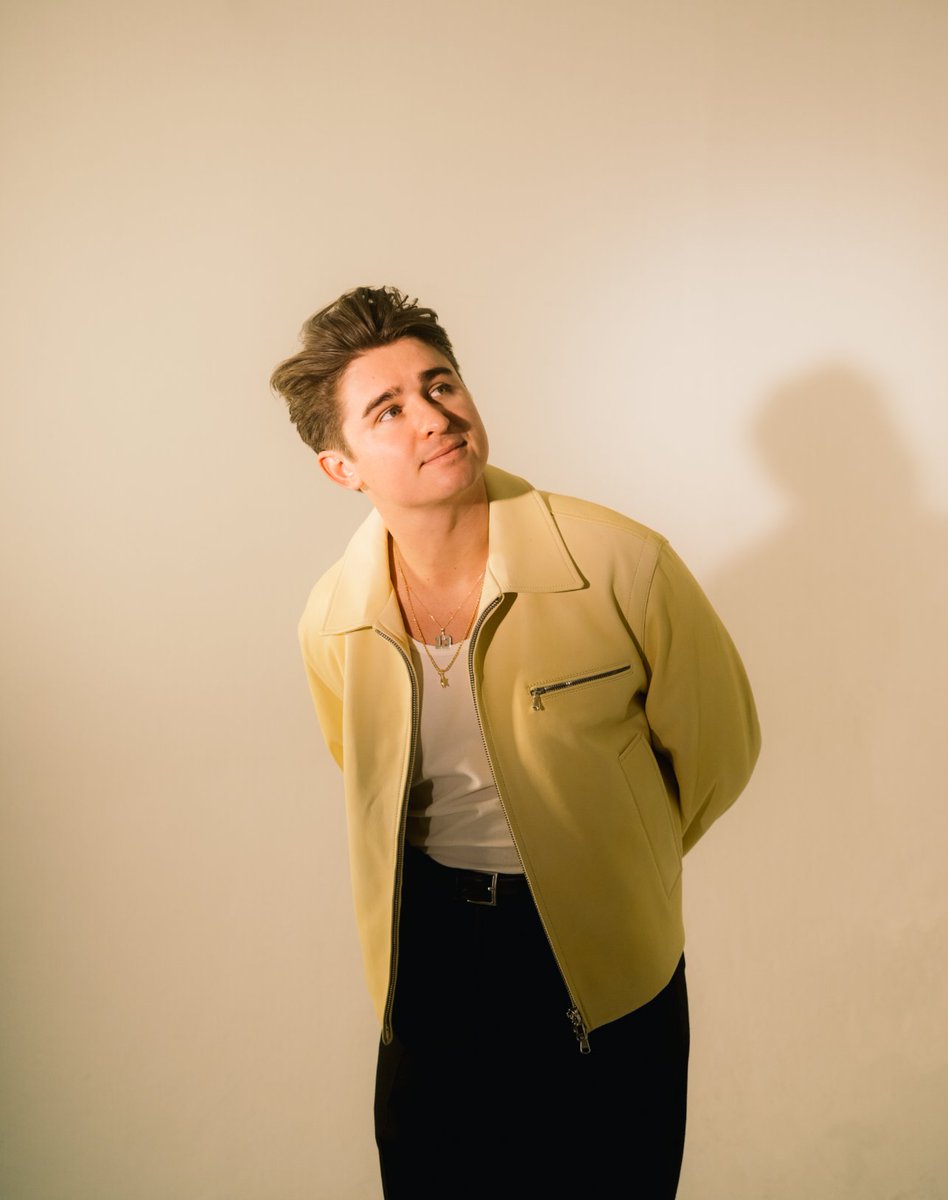 All eyes are on Nicky_Youre with brandnew track, "Eyes On You" 🎶 Listen now on Pop Coast Hits