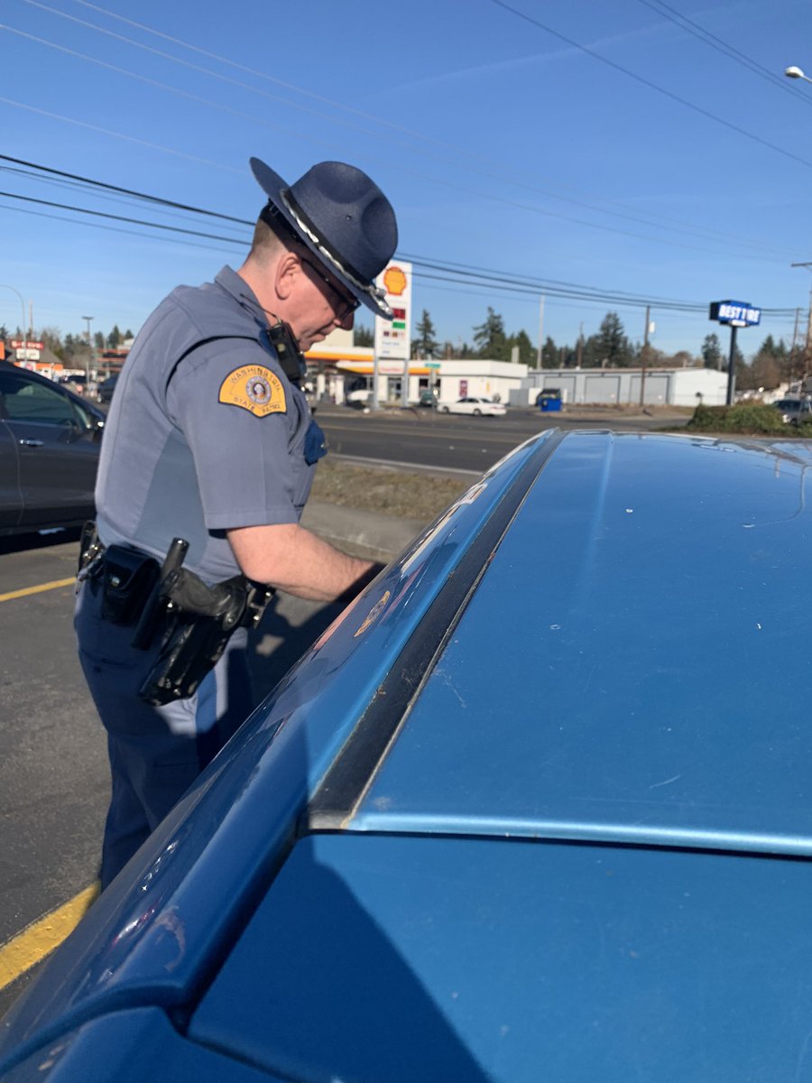 wspd1pio's tweet photo. #ThirdStop - Trooper McKenzie stopped yet another driver for holding a phone to look up directions while approaching 133rd St S. 

If you need directions to get to your destination, please enter the address or location into your phone or GPS before you drive. 

#JustDrive https://t.co/E4lGMqzGnp