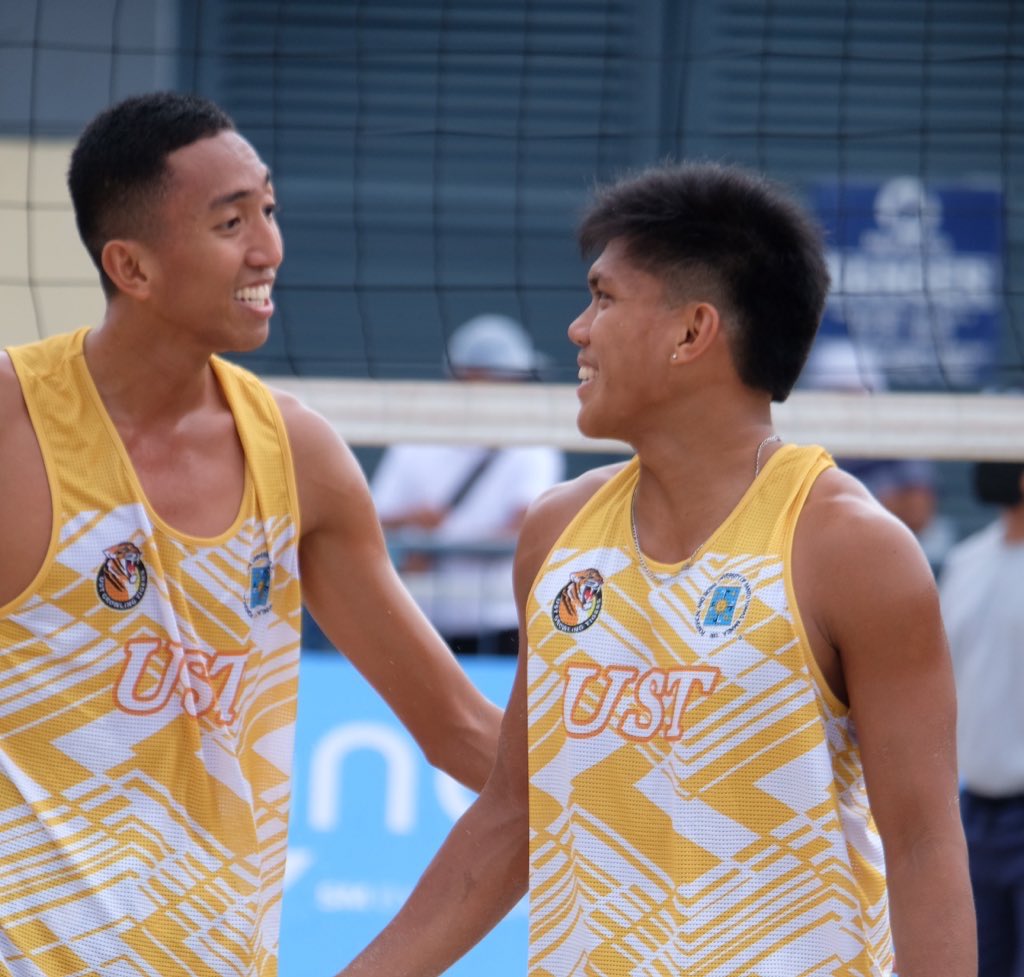 thelastwhistler's tweet photo. [#ROARFOR4] The UST Tiger Sands Men’s team manifested their brilliance by sweeping their DLSU &amp; ADMU matches with a commanding 2-0 lead. Go Tigers! #OneForUST #GoUSTe #UAAPSeason85 https://t.co/B0vgy8Y8cd