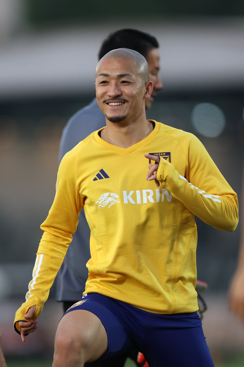FIFAWorldCup's tweet photo. Just getting started 🇯🇵 💪 

#FIFAWorldCup | #Qatar2022 https://t.co/VcZGOItEoo