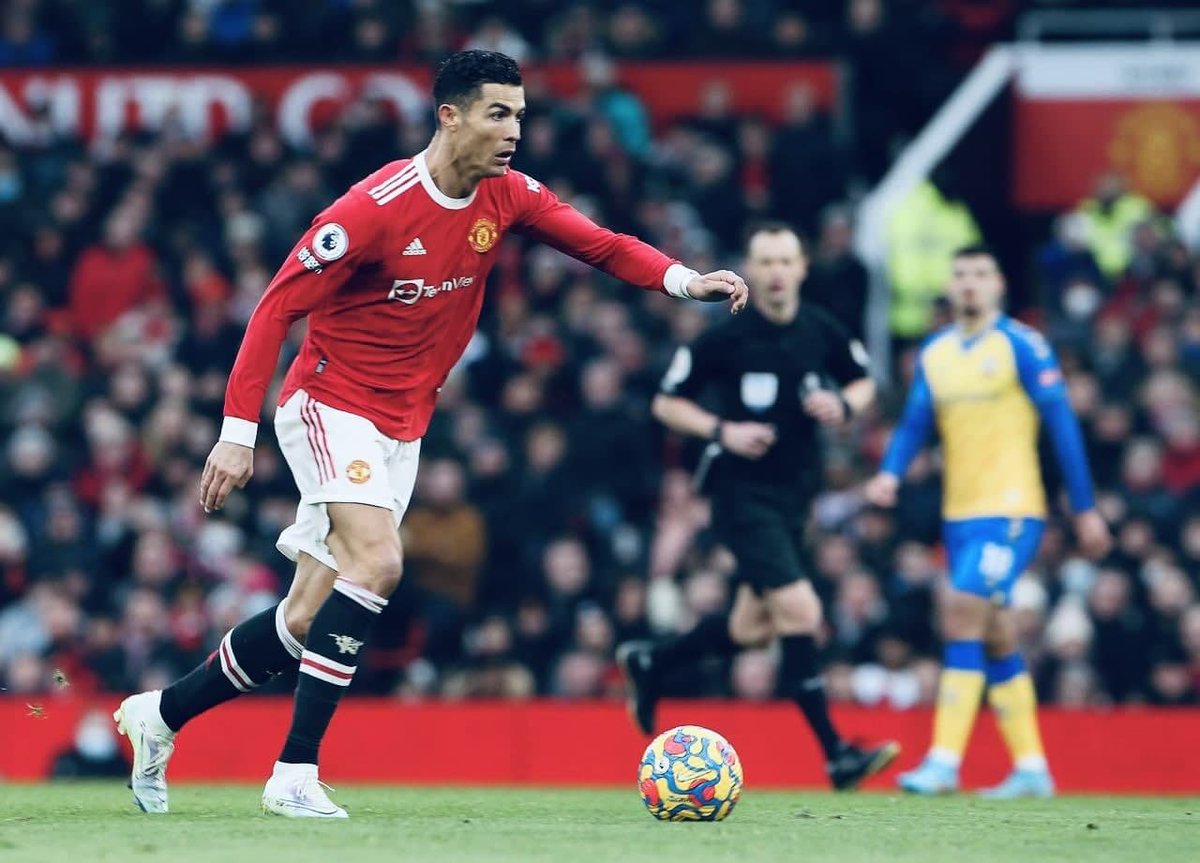 DenisNFTsol's tweet photo. My favourit moment of Ronaldo's career is first premiere league titul😃
#RonaldoOnBinance https://t.co/nDqejdYrih