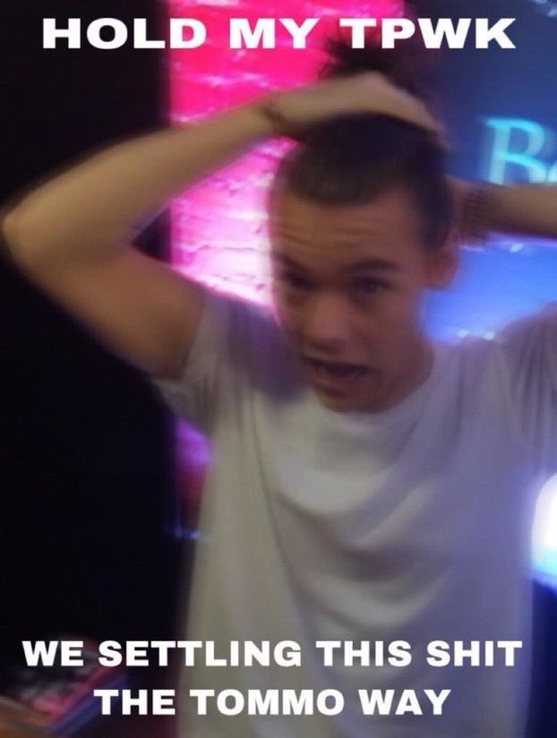 Niene1D_HS's tweet image. Let’s keep these votes coming!               It’s for the boys 
💙💚🇮🇪💛❤️
We are fighting for our lives🕯💀
DON’T LET THEM DOWN 

I'm voting for #OneDirection "Story Of My Life" (2013) for #AMAsFanFavorite         at #AMAs