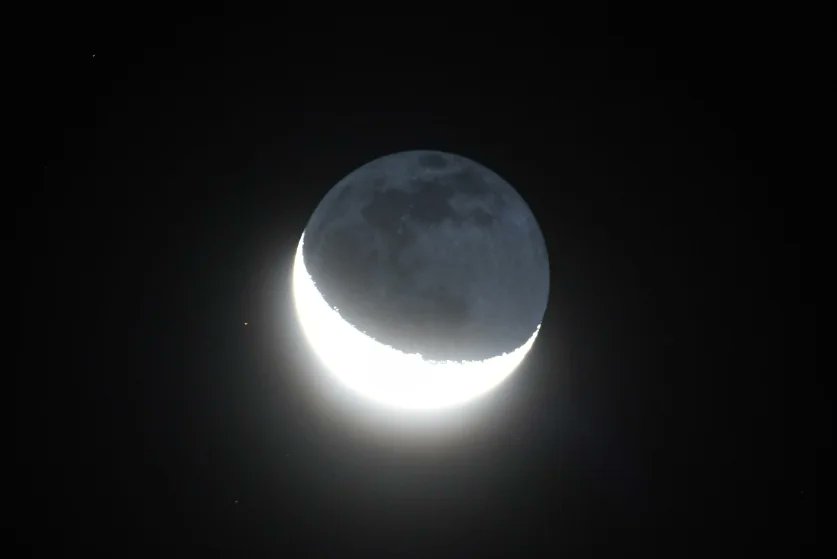 takku2's tweet photo. 今朝5時、冬の星たち。
冬の大三角のほか、火星、ベテルギウス、アルデバランの赤のトライアングルも素敵だ。
#冬の大三角 #オリオン座 #アルデバラン #火星 #月 #赤のトライアングル
#wintertriangle #olion #aldebaran #mars #moon #uhbお天気チーム https://t.co/MCxrnZqqig