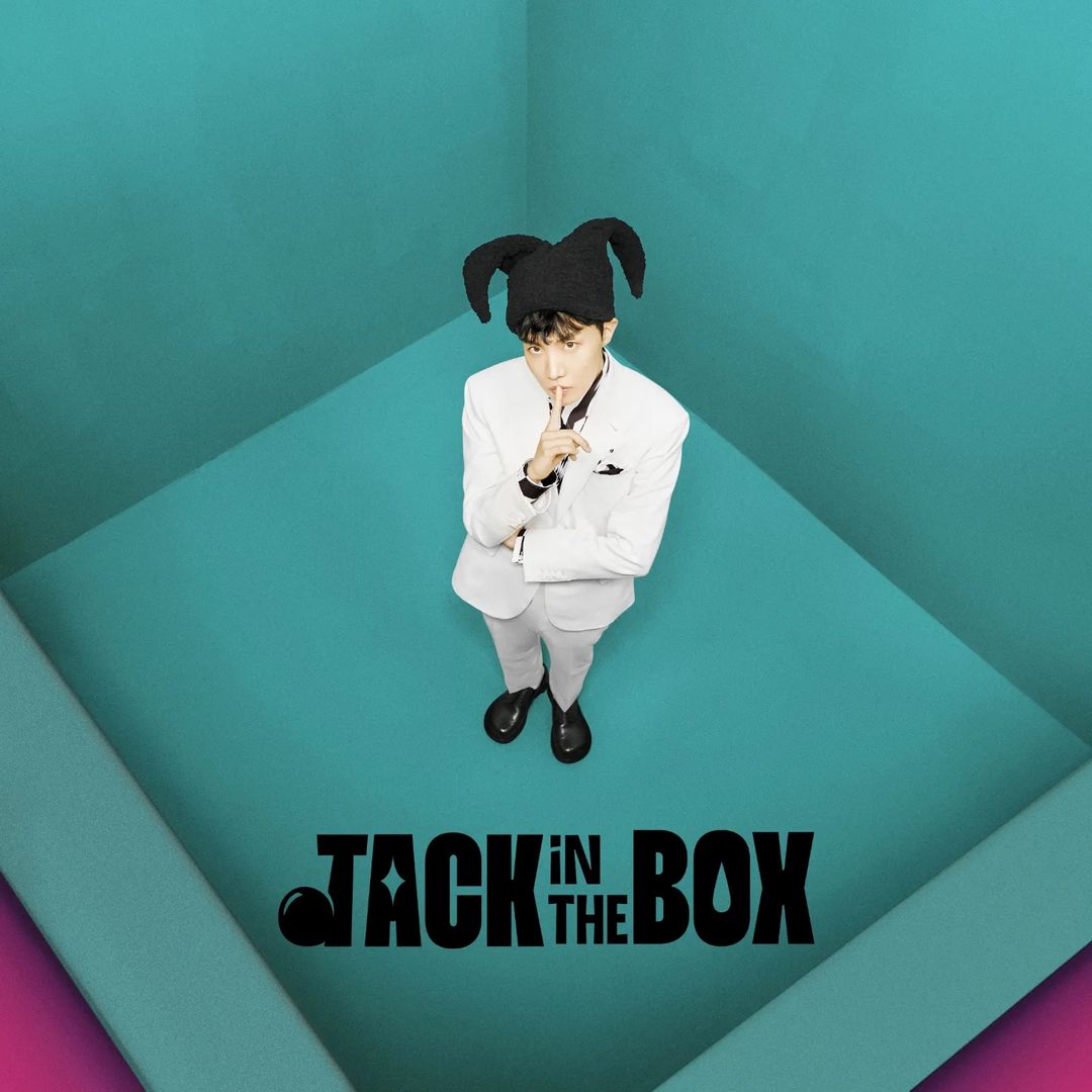 hourlyhobi's tweet photo. JACK IN THE BOX, by j-hope, just surpassed 300 million streams: the fastest album by a korean solist to do so 🥳

celebrate with us by replying/quoting with:

#JackInTheBox300M
#잭인더박스3억스밍축��해
CONGRATULATIONS J-HOPE
#제이홉 #정호석 #JHOPE https://t.co/Rdm7chFBt7