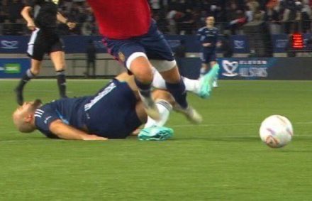 Noan3204's tweet photo. Le séisme qu’il y a dû avoir dans le stade #ElevenAllStars #FranceEspagne https://t.co/nhAygeyqv4
