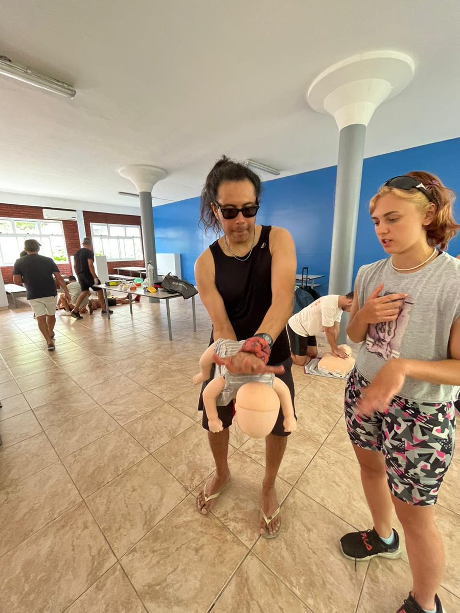 Los Guardavidas de Parque Norte entrenamos hoy competencias que salvan vidas!! Gracias <a href="/CarlosPerezSEC/">Carlos Pérez</a> por la confianza depositada en estos profesionales. Próximamente se realizara en la club de Ezeiza. Sec. <a href="/OscarTedescoSEC/">Oscar M. Tedesco</a> Gracias por el apoyo a nuestros Guardavidas.