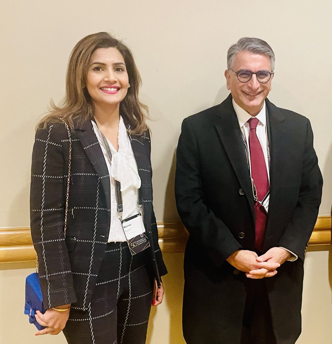 What an absolute privilege to meet the Honourable Justice Mahmud Jamal of the ⁦Supreme Court of Canada at ⁦<a href="/ClaOntario/">Criminal Lawyers’ Association</a>⁩ Fall Conference!!! In my starstuck moment I was able to share what His Honour’s presence at the ⁦⁦<a href="/SCC_eng/">Supreme Court of Canada</a>⁩ means for people who look like me!