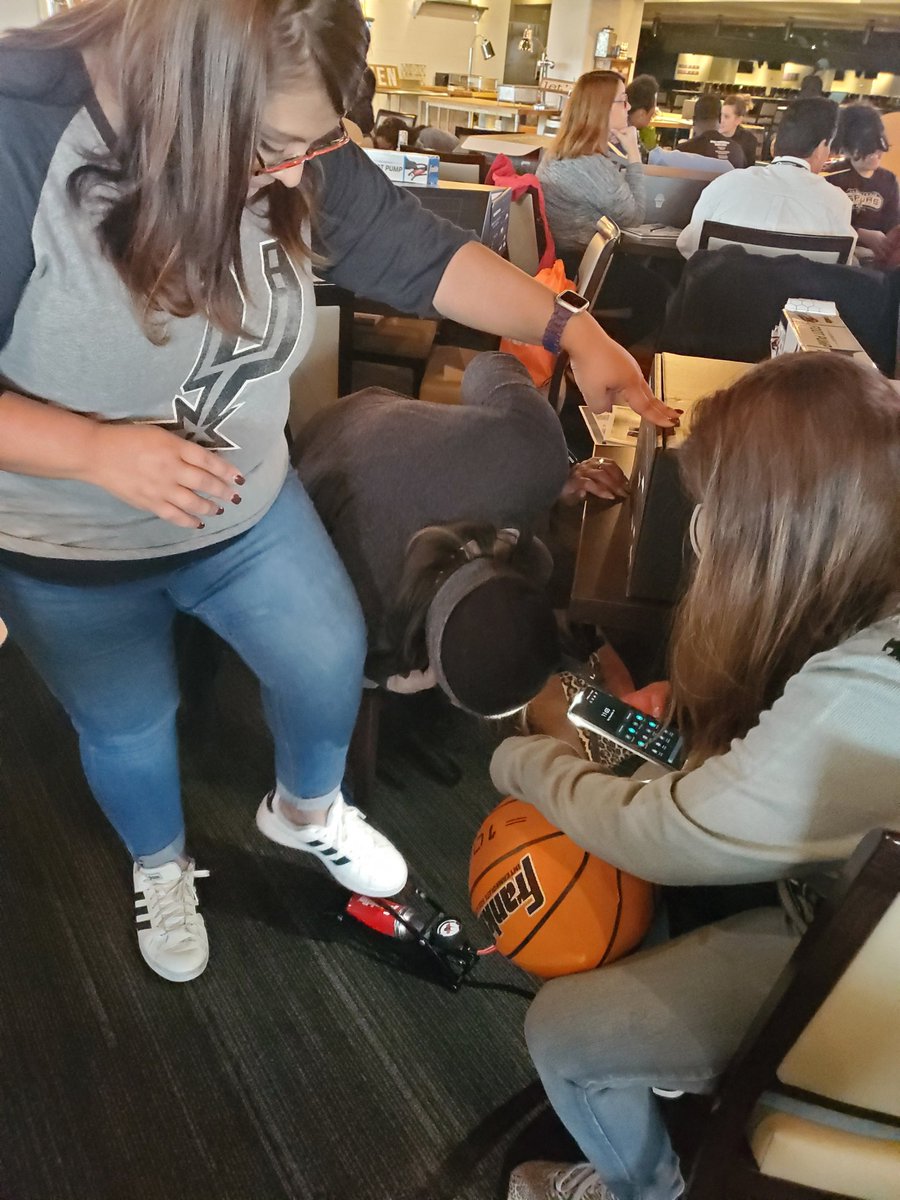 teachstemquick's tweet photo. How do you make a rainy, chilly Saturday better? Attend @Spurs Science of Basketball training! @NISD_PE, @NISDJaySEA , and @NISDSTEMLabs all represented! #GoSpursGo https://t.co/VOKTTKu1GD