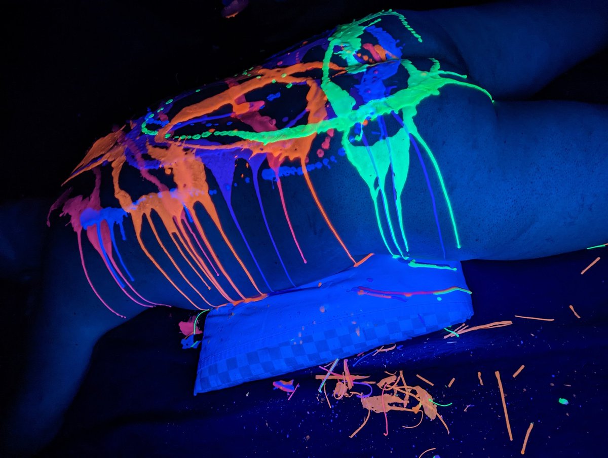 tixarah's tweet photo. I 💜 wax night.... #uvwax #waxplay https://t.co/z0VlBaSLKa
