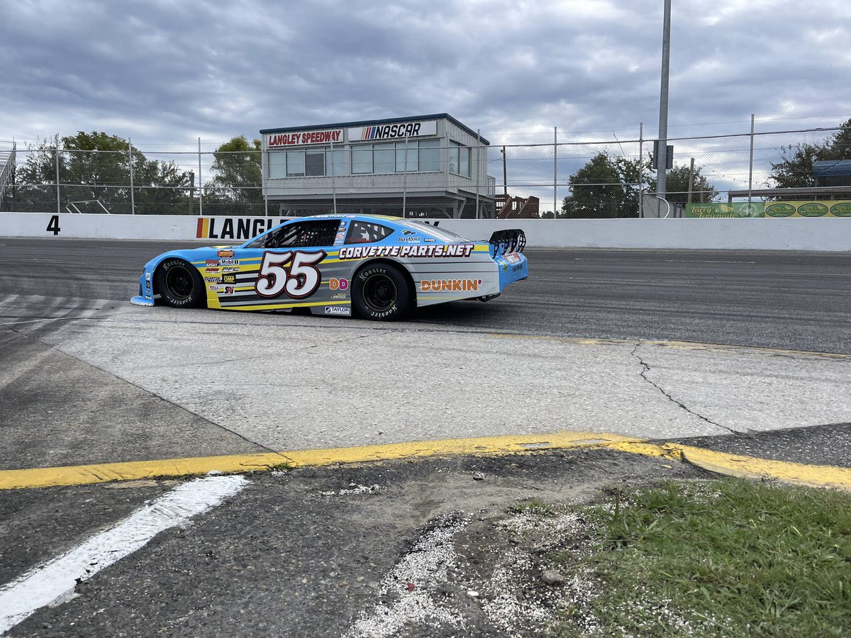 The 55 @KeenParts @DunkinDounuts @bayportcu #JJCLEARING #StructionMechanical qualifying 11th for the #SouthCarolina400 @FlorenceMSpdwy really strong car all this weekend let’s go get a win at @FlorenceMSpdwy @markwertz55