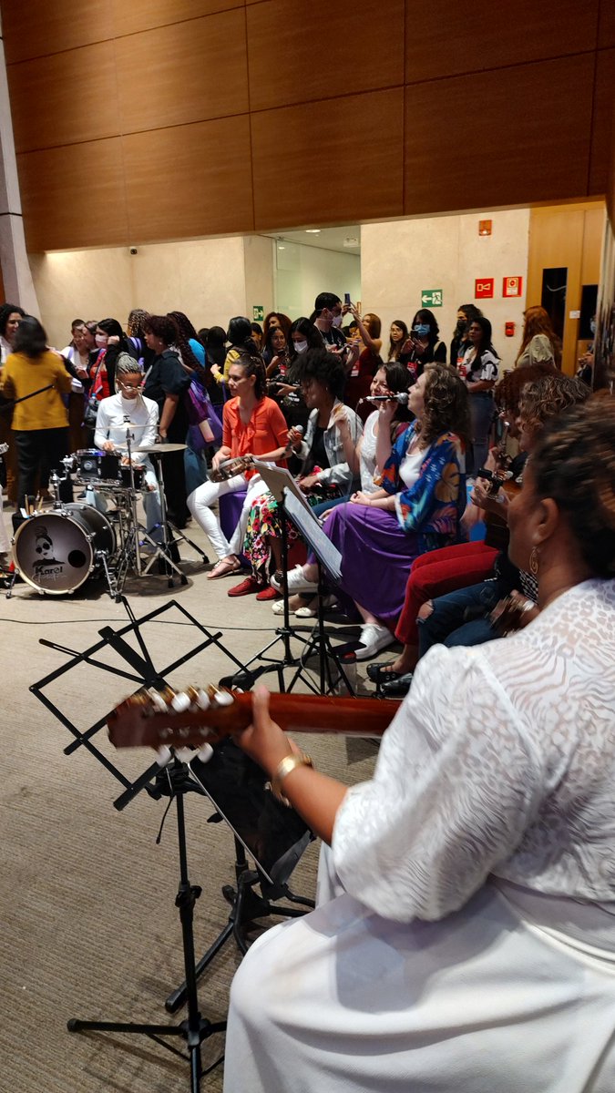 Mariana_dev's tweet image. E para terminar o dia uma roda de samba incrível amei o #PrograMariaSummit2022