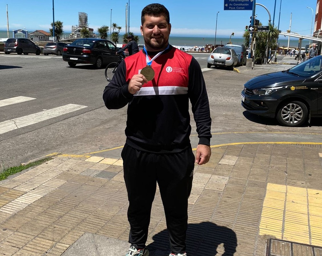 #JuegosUniversitarios | La delegación de la UNQ tuvo un muy buen papel en las Finales Nacionales, consiguiendo dos medallas de Oro en Atletismo; resumen completo.

#JUAR #FeDUA #UNQ #FinalesNacionales #PresenciayMedallas #DeportesEnQuilmes

Leé más en: deportesenquilmes.com.ar/spip.php?artic…