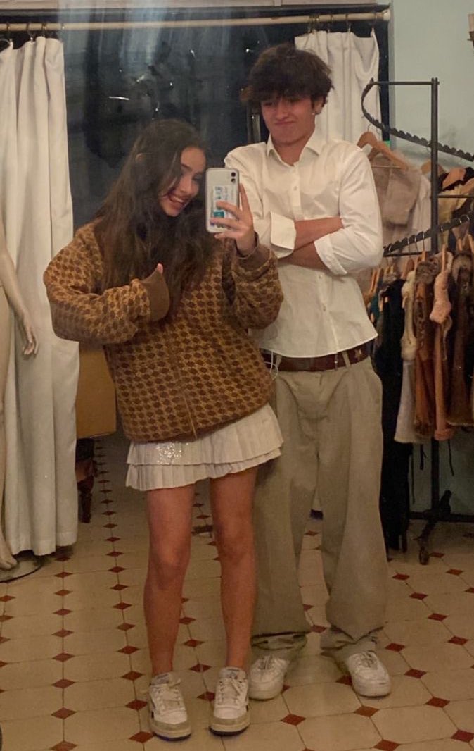 aprilockwood's tweet image. HAPPY BIRTHDAY TO MY BESTEST FRIEND IN THE ENTIRE WORLD!!! MAXIE, I LOVE YOU SO MUCH AND I HOPE YOU HAVE THE BEST DAY EVER! THANK YOU FOR BEING MY BROTHER AND BEST FRIEND ALL IN ONE PERSON. I APPRECIATE YOU MORE THAN YOU KNOW AND CANT WAIT TO CELEBRATE LATER 🎉🥂♥️