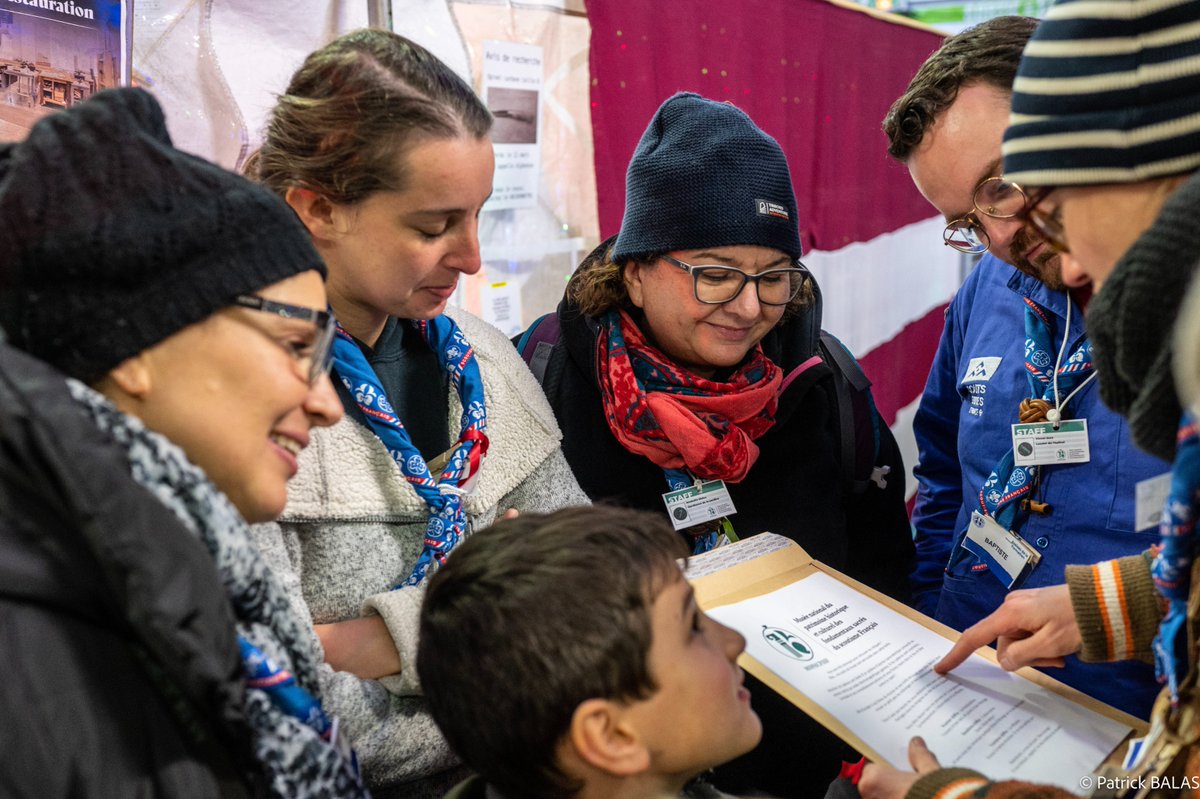 🎉 Fin de journée aux assises de la Formation avec les derniers ateliers et débats avec en prime une veillée à la recherche des reliques du Scoutisme ! Des formateurs et formatrices heureux de se retrouver 😃
<a href="/EEUdF/">Éclaireuses et Éclaireurs Unionistes de France</a> <a href="/EEDF_officiel/">Éclaireuses Éclaireurs de France</a> @EDLN_officiel <a href="/EEIF_officiel/">Eclaireuses et Eclaireurs Israélites de France</a>
<a href="/NourSmf/">Nour Eddin</a> @sgdf #SMF