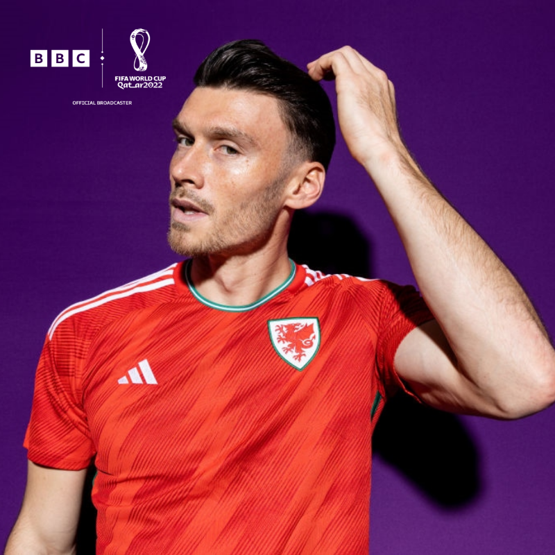 BBCSport's tweet photo. Wales striker Kieffer Moore says he "can't wait" to knock England out of the #FIFAWorldCup in Qatar.

#BBCFootball #BBCWorldCup