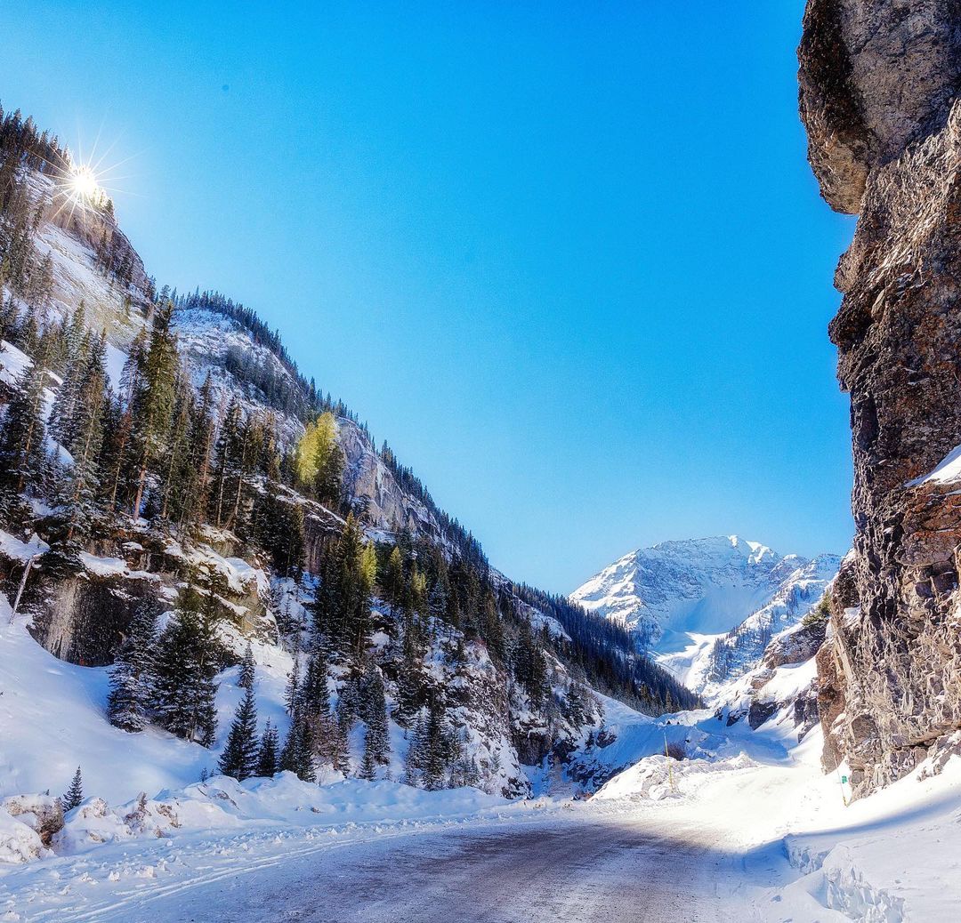 Winter hasn't "officially" arrived yet, but we're already enjoying it! 😄

📸: jpotterphoto