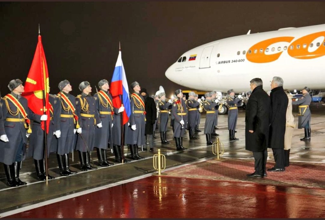 AntoinesCuba's tweet photo. La visita del Presidente @DiazCanelB 🇨🇺 a 🇷🇺, tiene como propósito continuar fortaleciendo los lazos de hermandad de décadas entre ambos pueblos, intercambio con colaboradores y funcionarios de la Embajada Cubana y inauguración del Monumento Fidel Castro Ruz ⭐. #DiazCanelEnRusia https://t.co/FiwsMwB9rZ