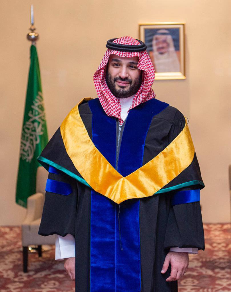 AJELNEWS24's tweet photo. بكم تزهو الدكتوراه وتفتخر 

💚💚 https://t.co/CuENMc4E1l